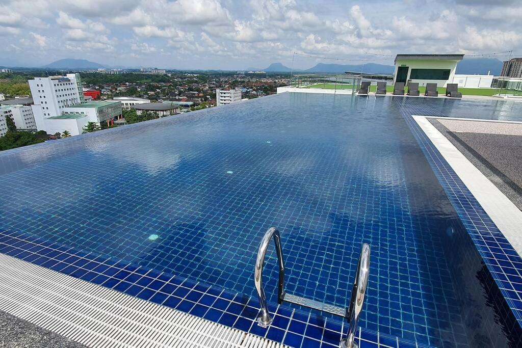 Kozi Square New Sgh Cozy Home 7A Kuching Extérieur photo